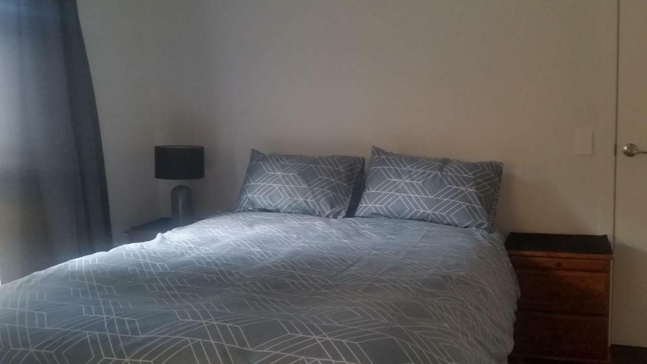 Edgehill - Semi Self-Contained Eco Friendly Home タウランガ エクステリア 写真