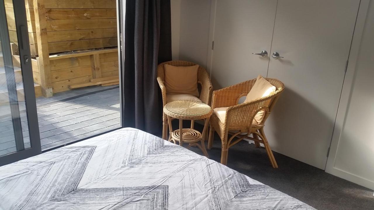Edgehill - Semi Self-Contained Eco Friendly Home タウランガ エクステリア 写真